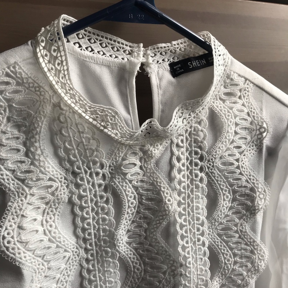 Blouse - Picture 2 of 3